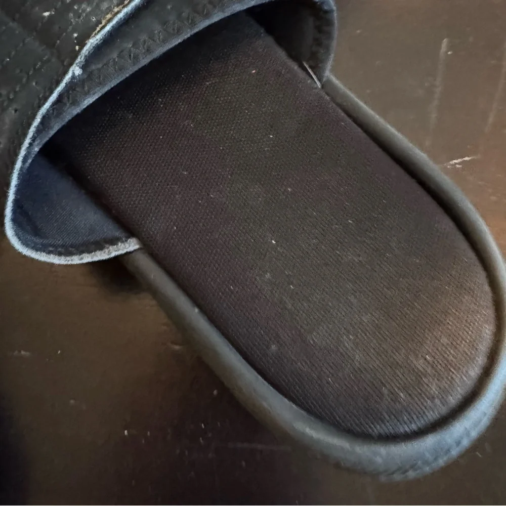 Nike Articute 7.0 Slide Sandals with White Swoosh